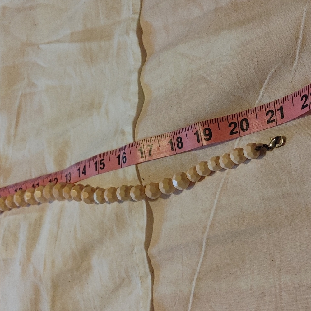 Costume Pale pink beaded necklace - Picture 4 of 4